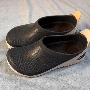 Birkenstock Black and Tan Flats
